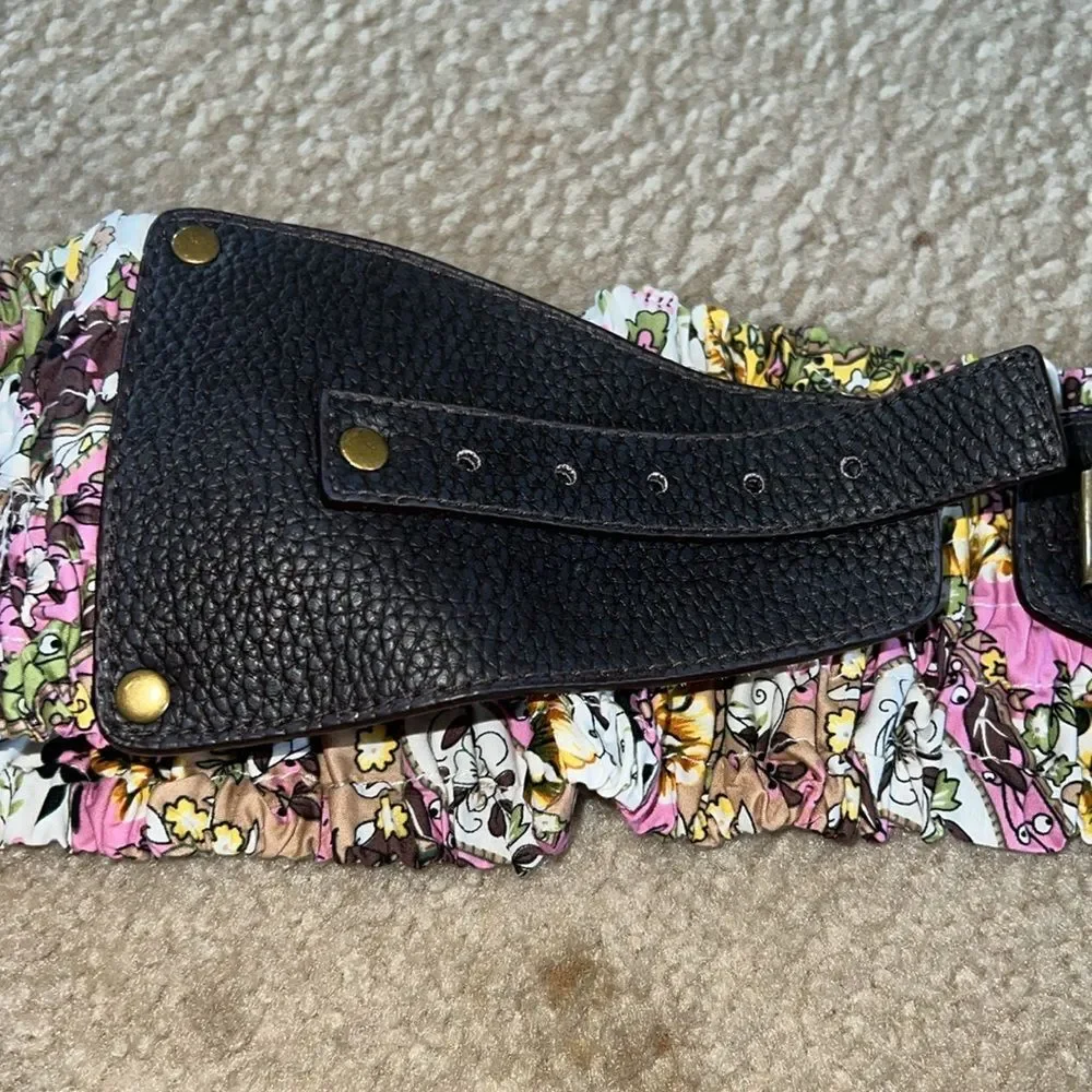 Women’s stretchable belt size S EUC